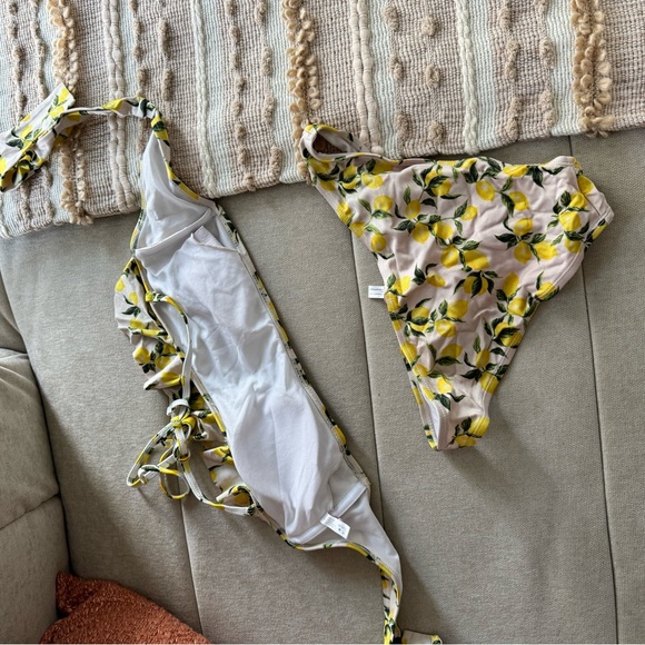 Lemon Bikini Set - Picture 2 of 3